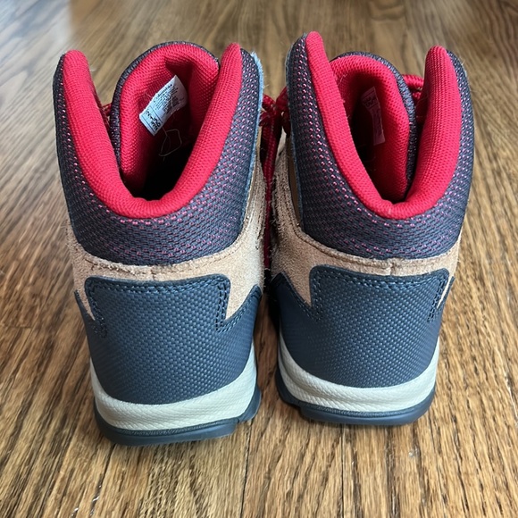 Columbia Kids Hiking Boots size 2 - Picture 2 of 7